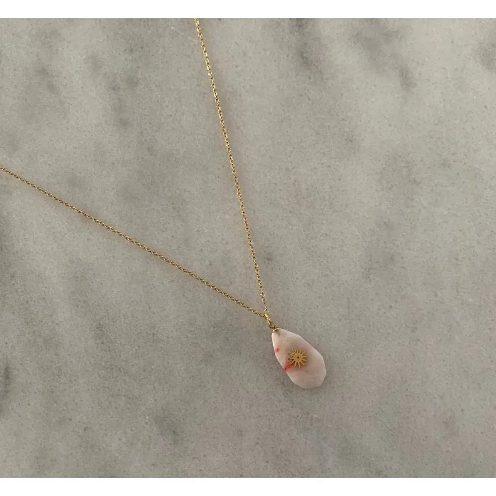 Gold Vintage Style Stone Star Burst Pendant Necklace